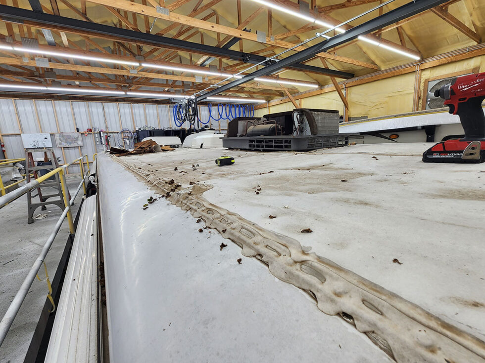 newmar motorhome having roof repaired