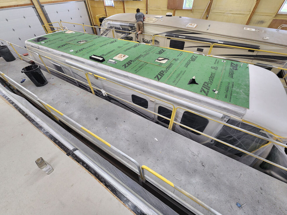 newmar motorhome having roof repaired