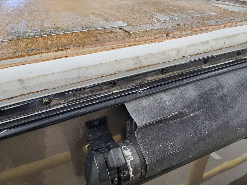 fifth wheel having roof repair