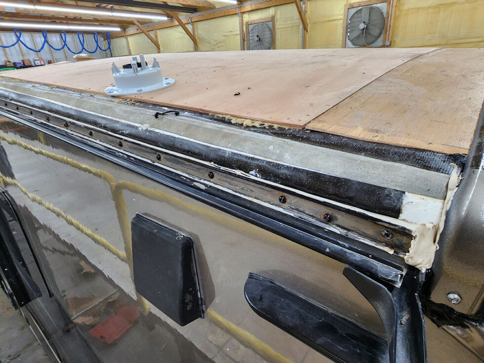 fifth wheel having roof repair