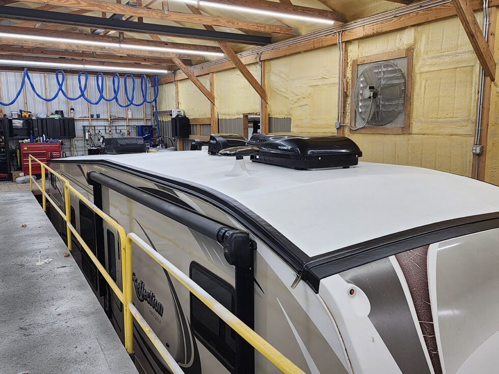 fifth wheel RV having roof repair done